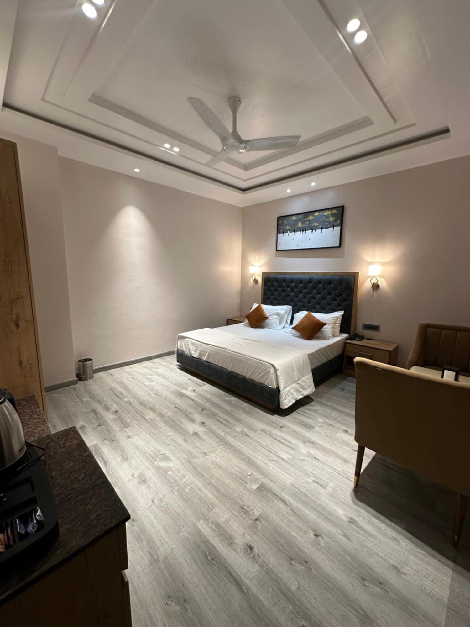 Mayur Simran Rājpura Exterior photo